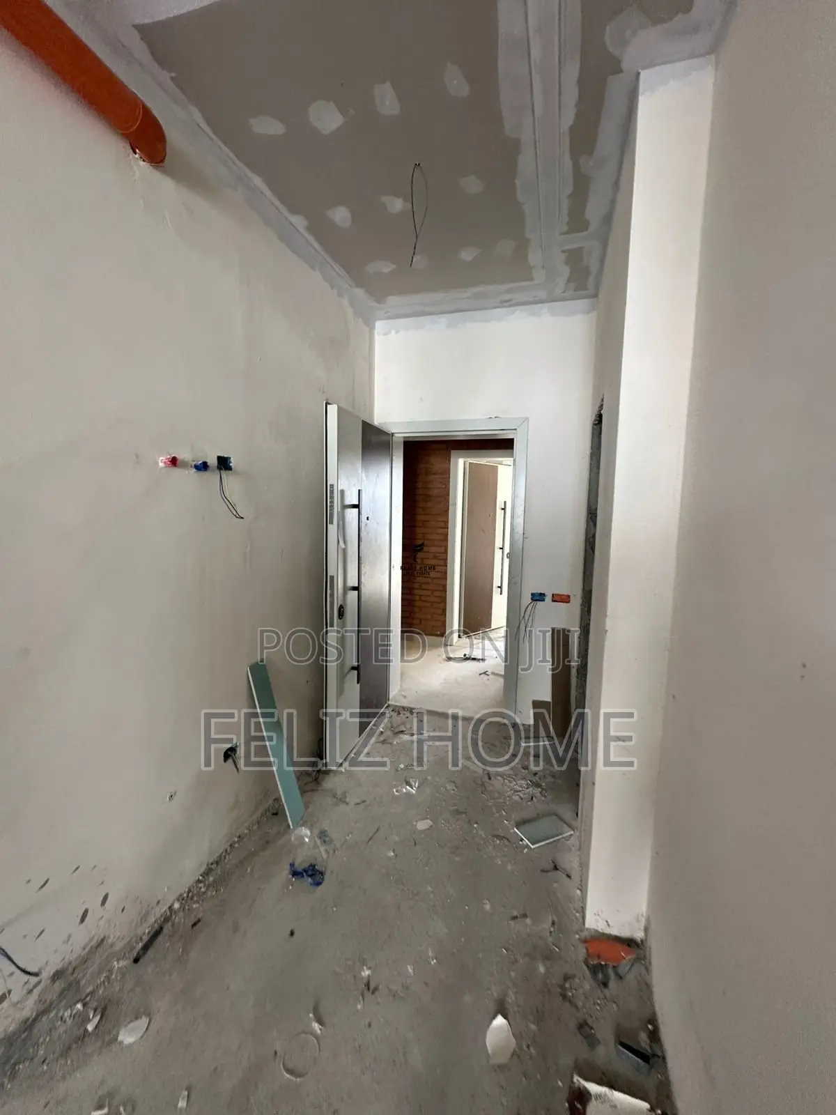SHITET APARTAMENT 1+1 RRUGA E KAVAJES 110.000 EURO