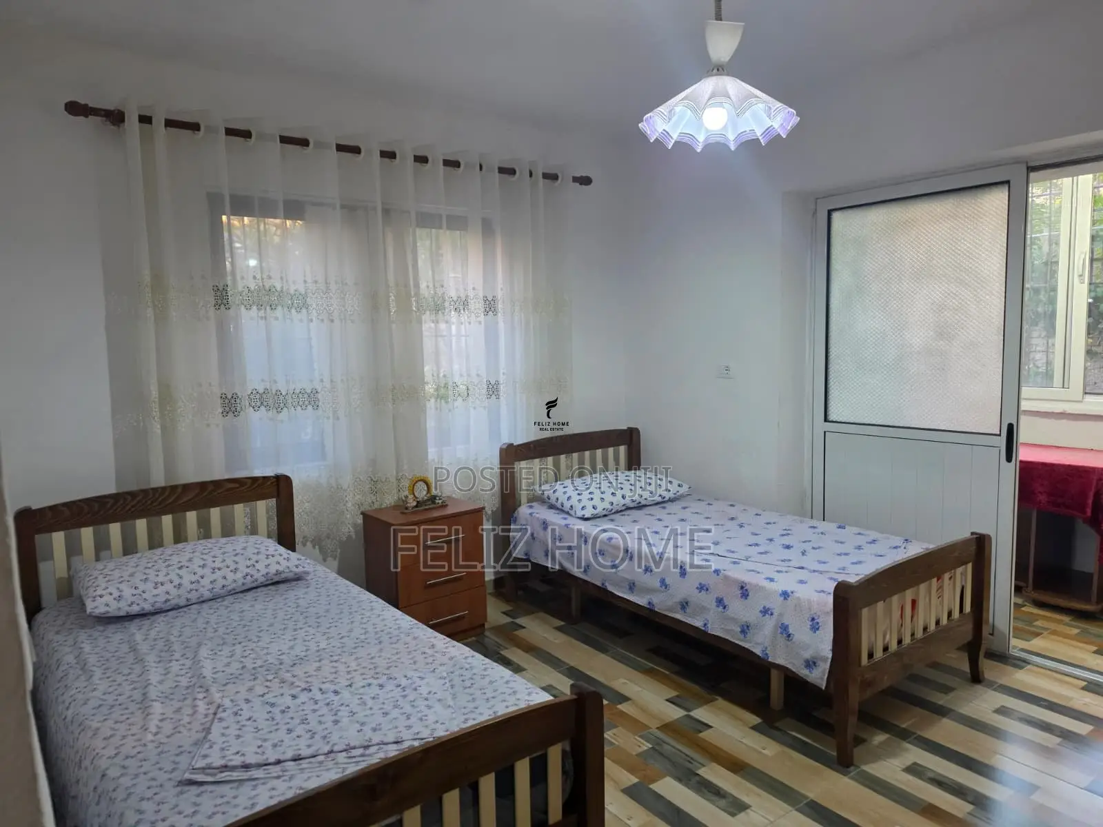 APARTAMENT ME QERA 2+1 SHKOLLA E BASHKUAR 50.000 LEKE
