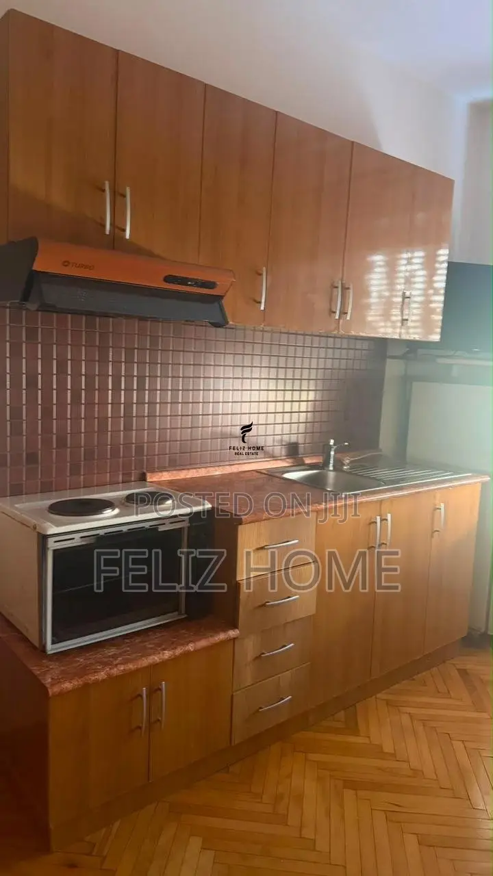 GARSONIERE ME QERA 30 M2 MYSLYM SHYRI 42.000 LEKE