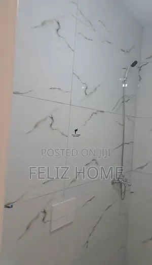 APARTAMENT ME QERA 2+1 UNIVERS CITY 40.000 LEKE