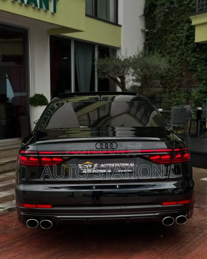 Audi S8