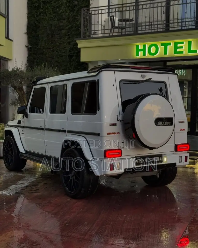 Mercedes Benz G500