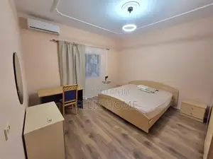 APARTAMENT ME QERA 3+1+2 FUSHA E AVIACIONIT 800 EURO