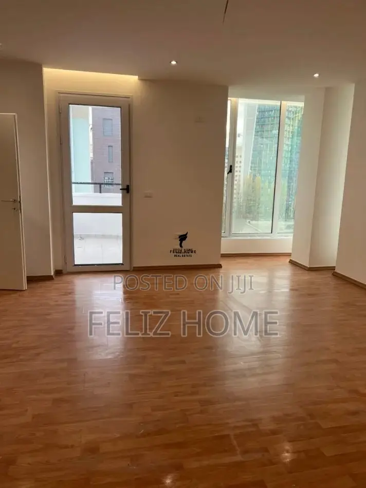 ZYRE ME QERA 190 M2 RRUGA E ELBASANIT 200.000 LEKE