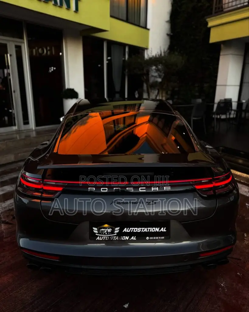 Porsche Panamera 4S