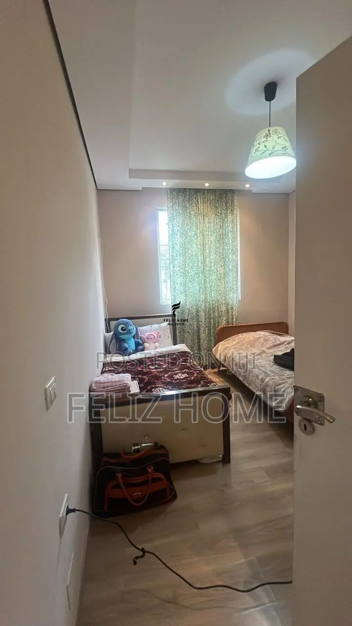 APARTAMENT ME QERA 2+1 RRUGA E DIBRES 50.000 LEKE