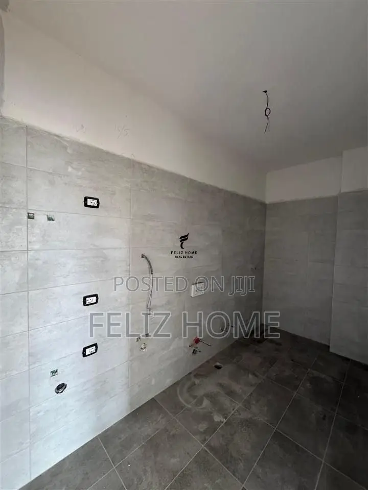 SHITET APARTAMENT 2+1 ISH FUSHA AVIACIONIT 180.000 EURO