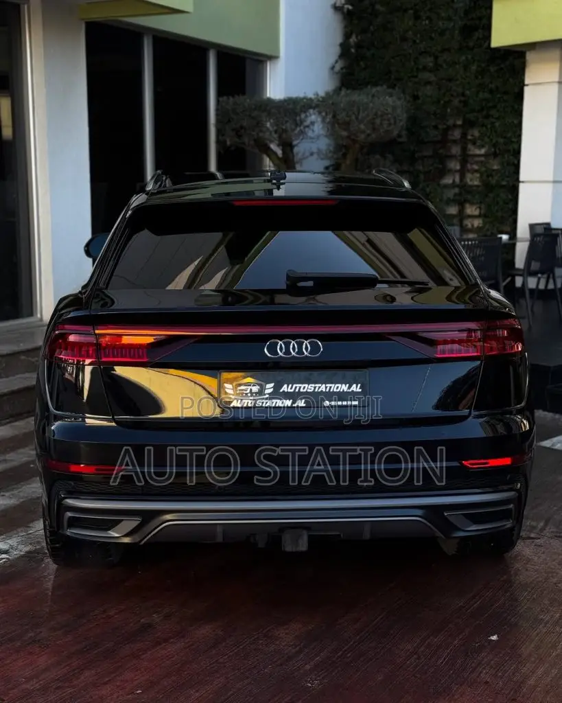 Audi Q8 S Line