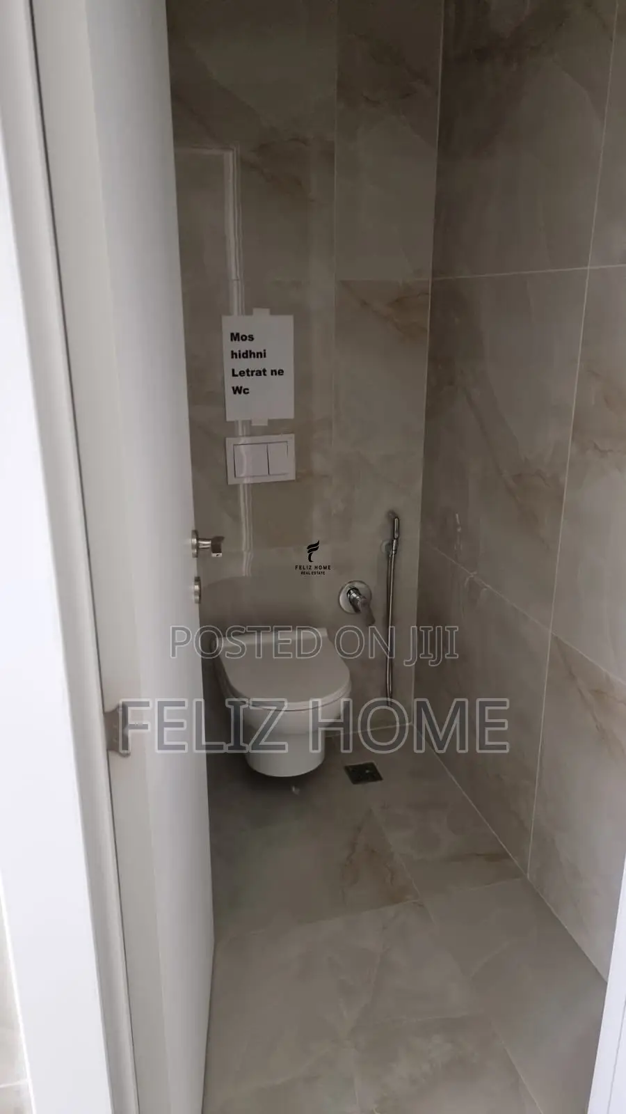 ZYRE ME QERA 227 M2 RRUGA E DIBRES 3.000 EURO