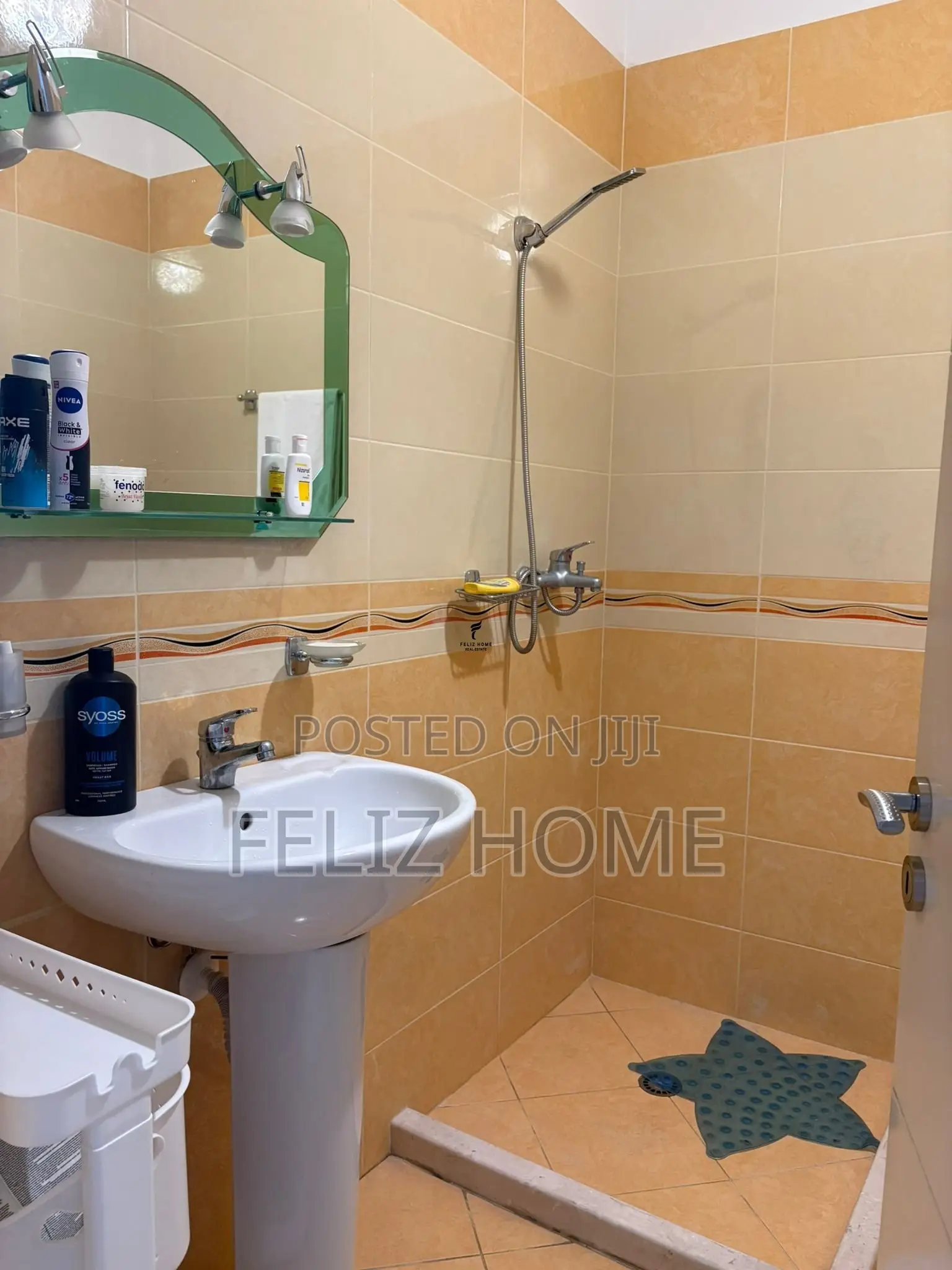 SHITET APARTAMENT 2+1 KOPSHTI BOTANIK 275.000 EURO