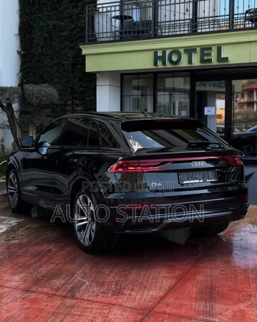 Audi Q8