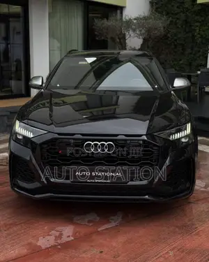Audi RSQ8