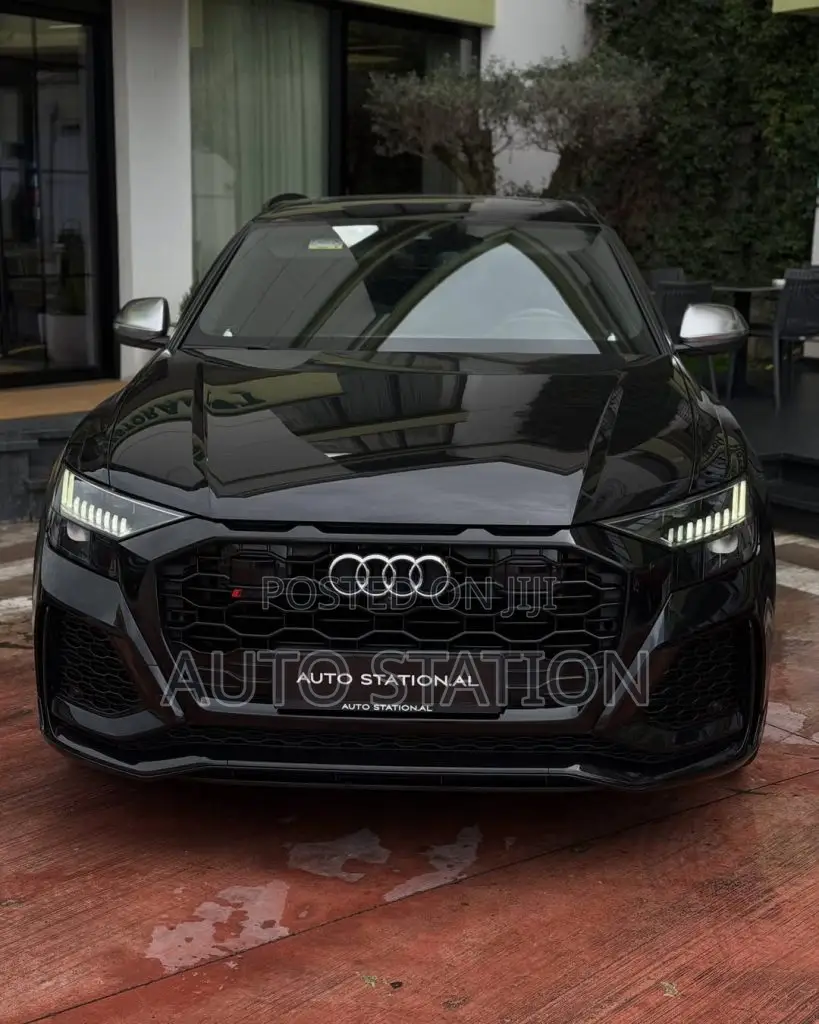 Audi RSQ8