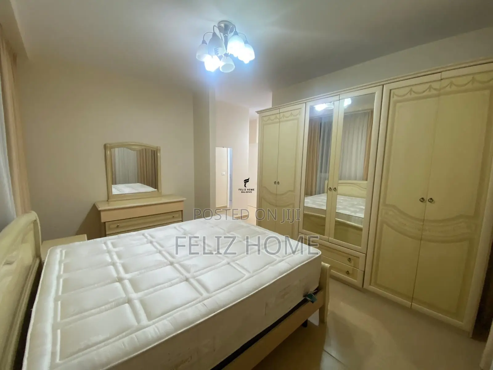 APARTAMENT ME QERA 2+1 BULEVARDI I RI 60.000 LEKE