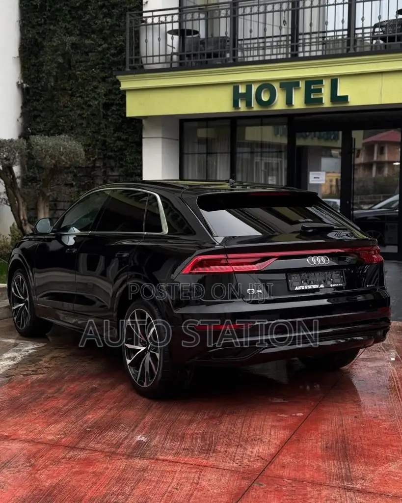 Audi Q8