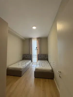 APARTAMENT ME QERA 2+1 BULEVARDI I RI 60.000 LEKE