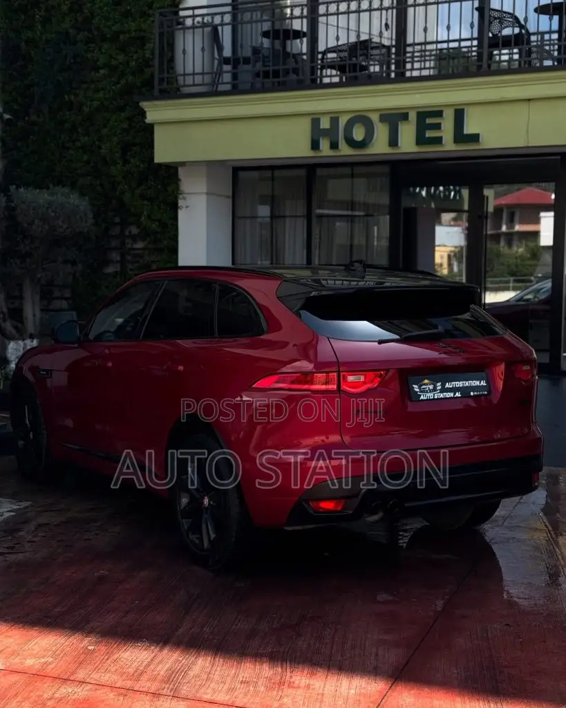 Jaguar F-Pace