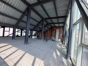 MAGAZINE ME QERA 250 M2 RRUGA BARDHYL 500.000 LEKE