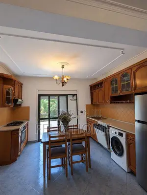 APARTAMENT ME QERA 2+1 BULEVARDI RI 52.000 LEKE