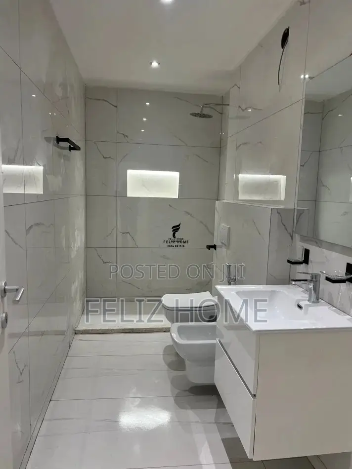 ZYRE ME QERA 190 M2 RRUGA E ELBASANIT 200.000 LEKE