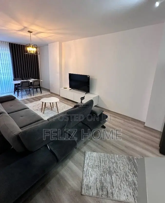APARTAMENT ME QERA 1+1 ISH FUSHA E AVIACIONIT 550 EURO