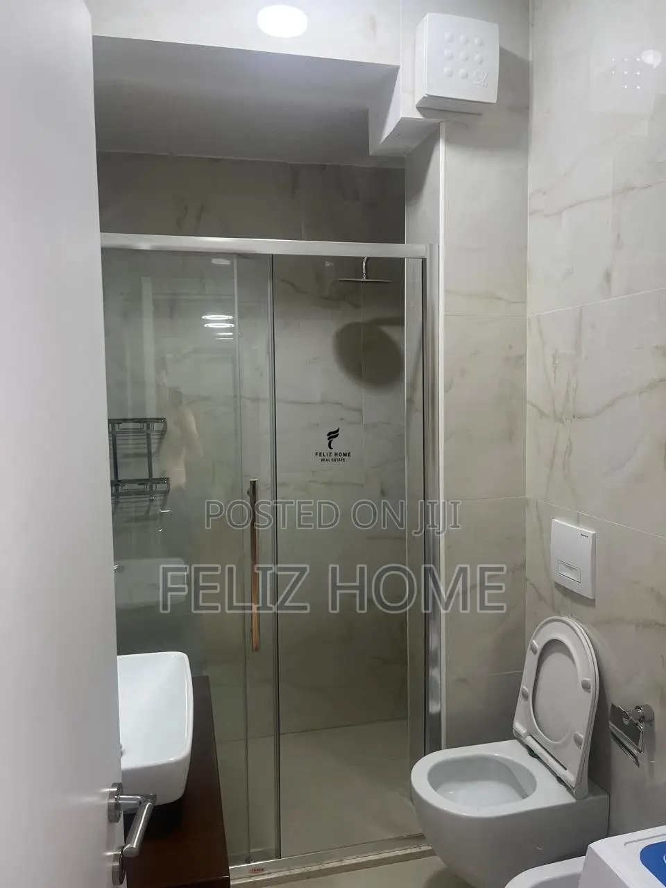 APARTAMENT ME QERA 3+1+2 QENDER 85.000 LEKE
