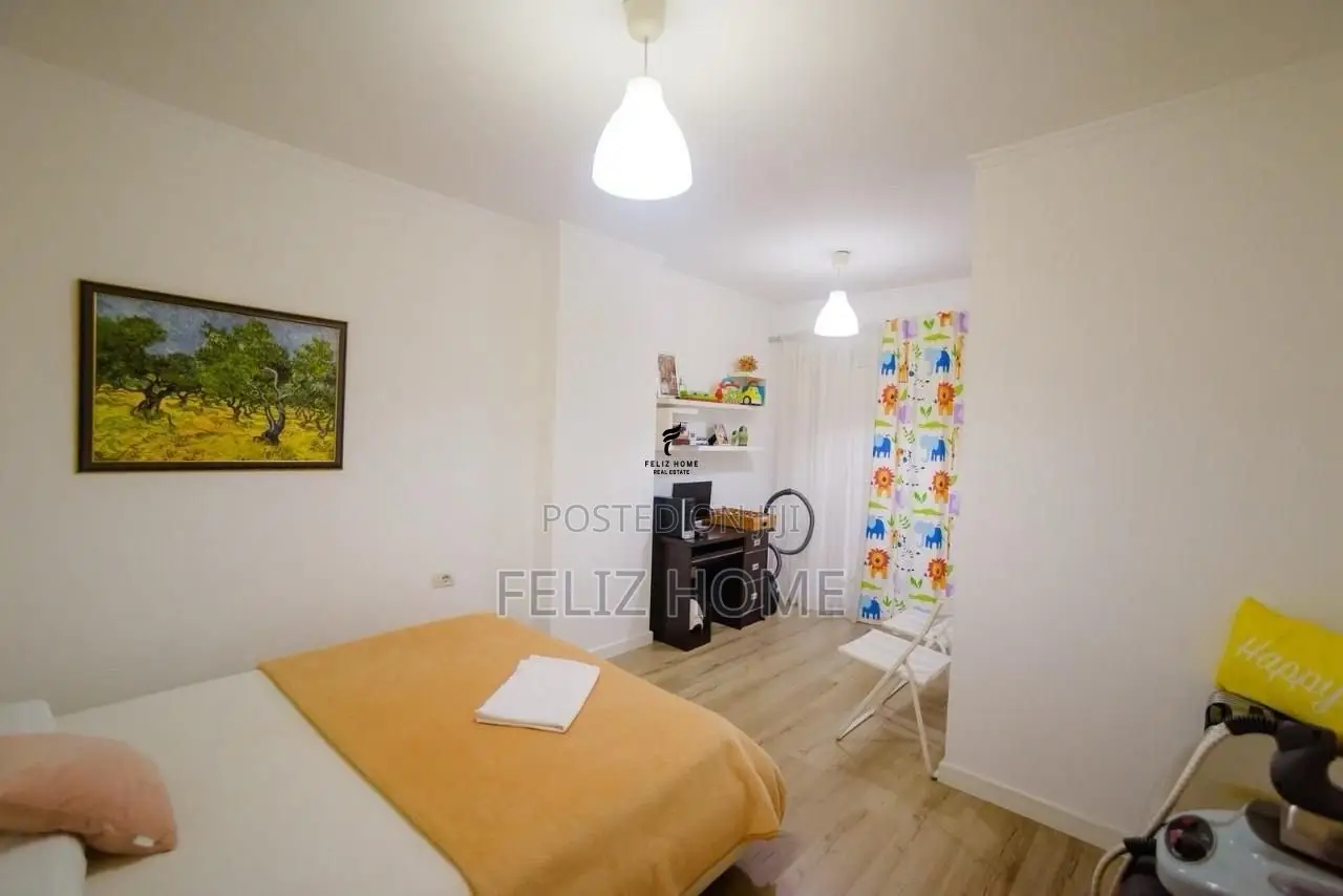 APARTAMENT ME QERA 2+1 BULEVARDI ZHAN D’ARK 90.000 LEKE