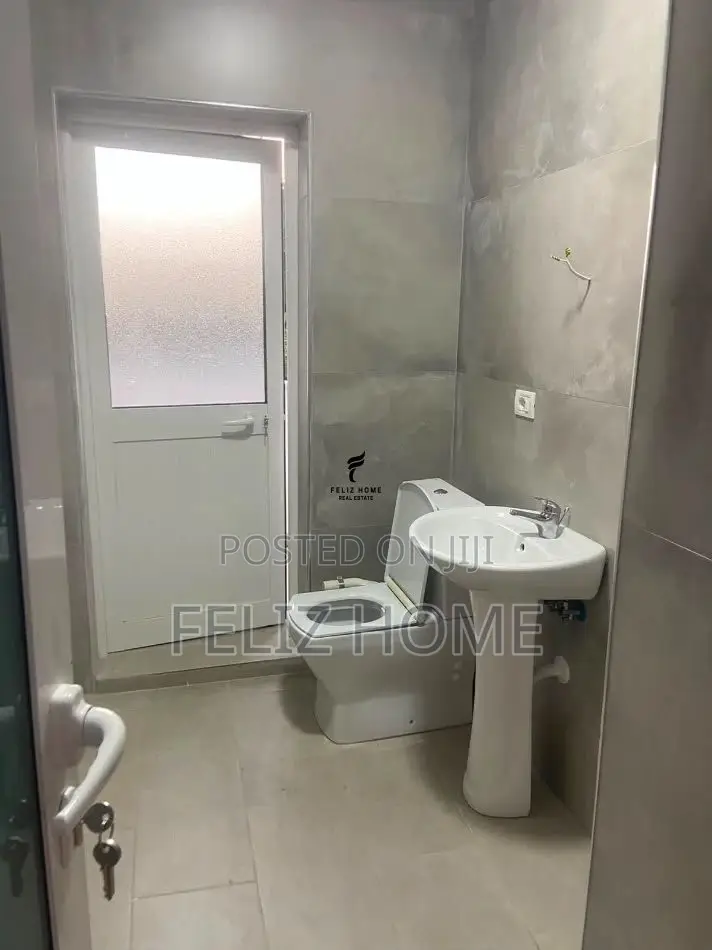 APARTAMENT ME QERA 1+1 QENDER 65.000 LEKE
