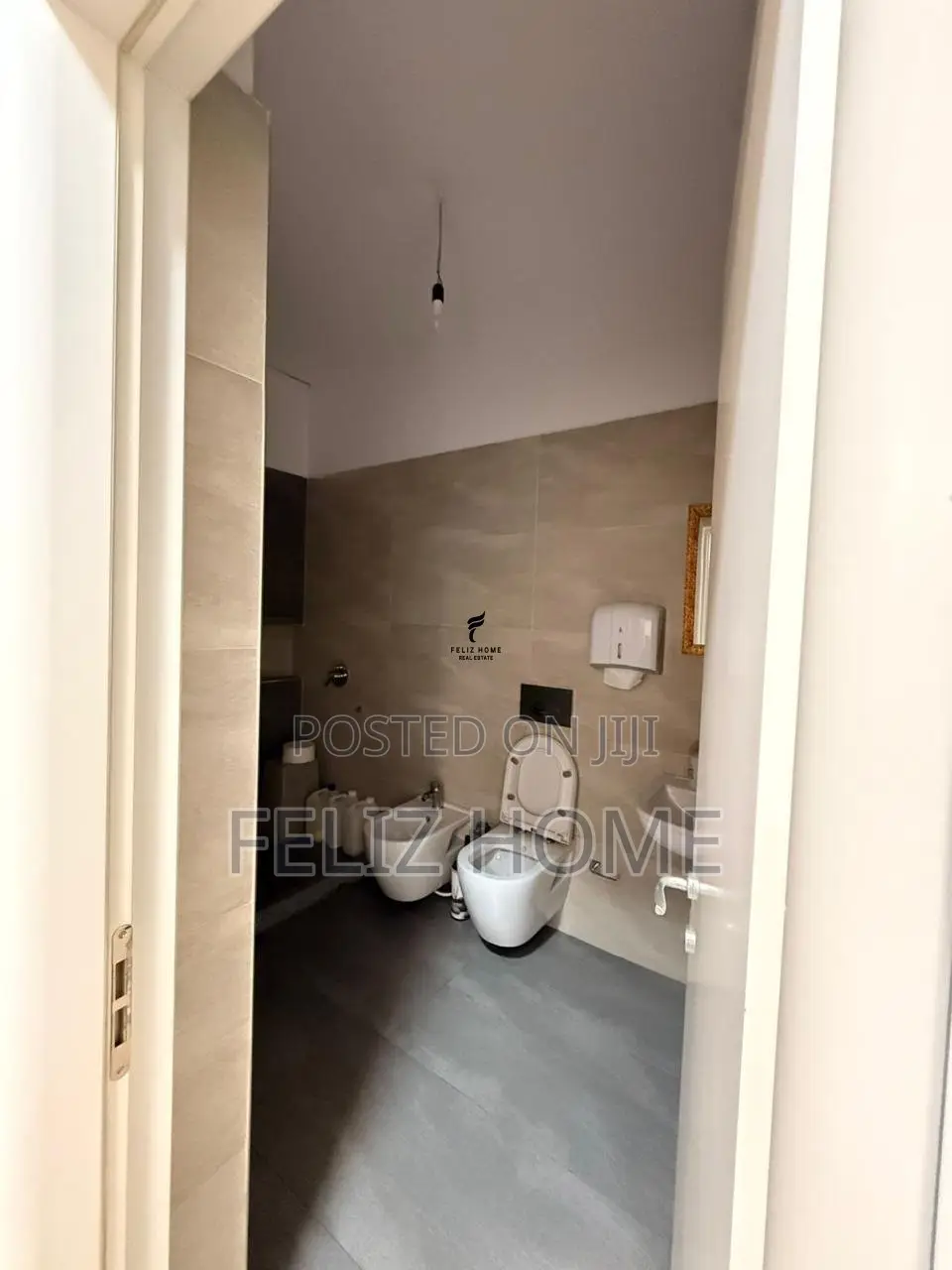 ZYRE ME QERA 100M2 STADIUMI DINAMO 130.000 LEKE
