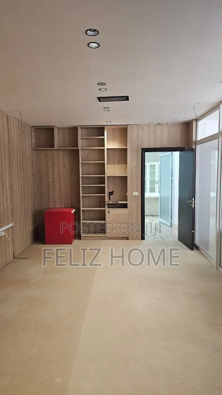 ZYRE ME QERA 260 M2 LIQENI ARTIFICIAL 300.000 LEKE