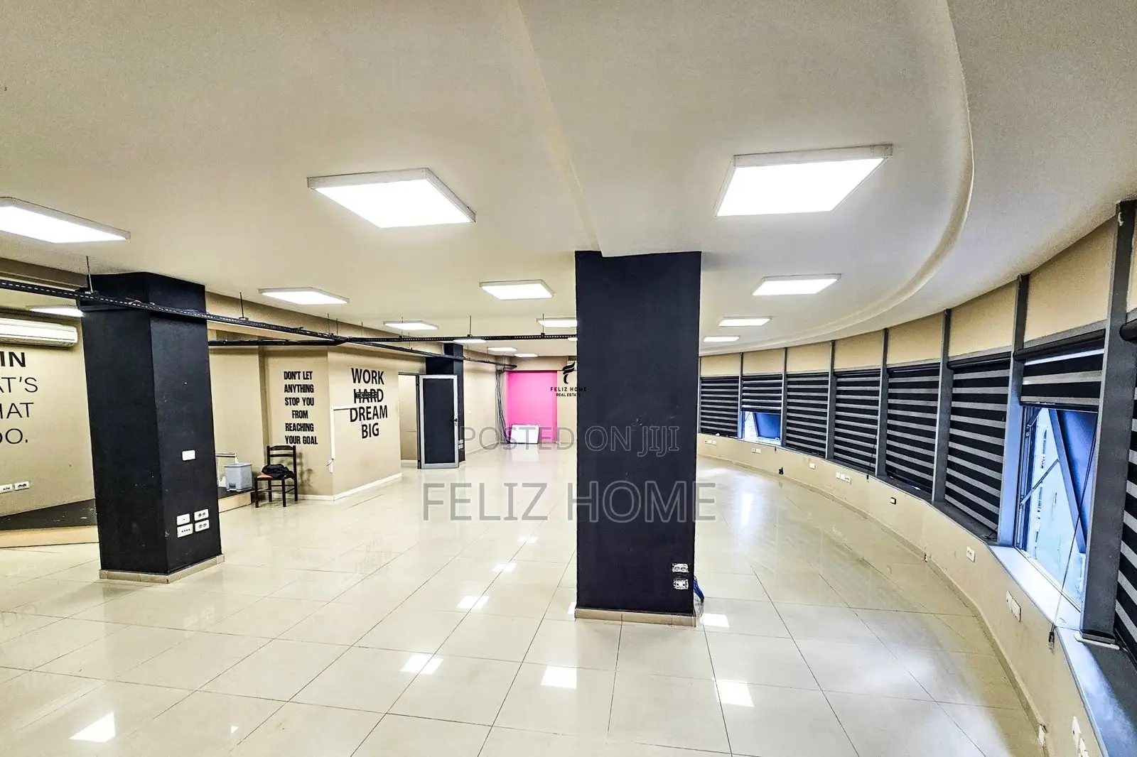ZYRE ME QERA 300 M2 RRUGA E DIBRES 260.000 LEKE
