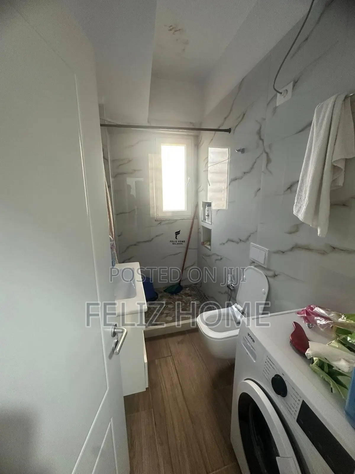 APARTAMENT ME QERA 2+1 PAZARI RI 1.000 EURO