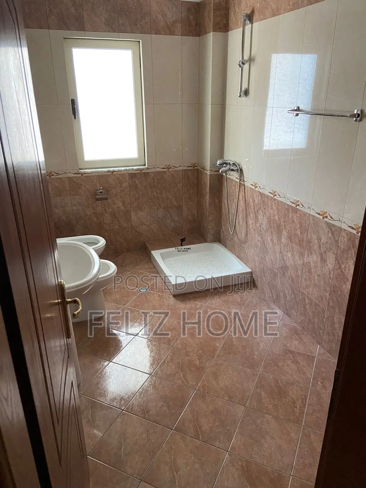 ZYRE ME QERA 250 M2 KODRA DIELLIT 100.000 LEKE