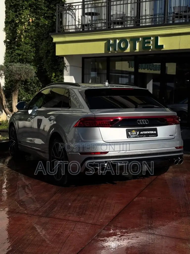 Audi Q8