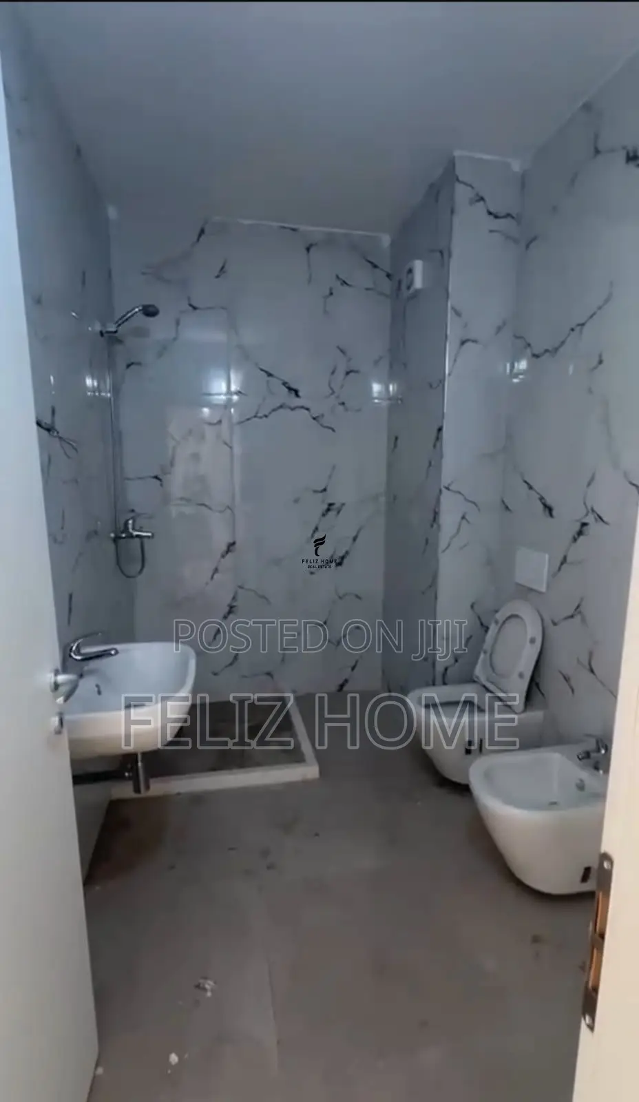 ZYRE ME QERA 80 M2 RRUGA E DIBRES 63.000 LEKE
