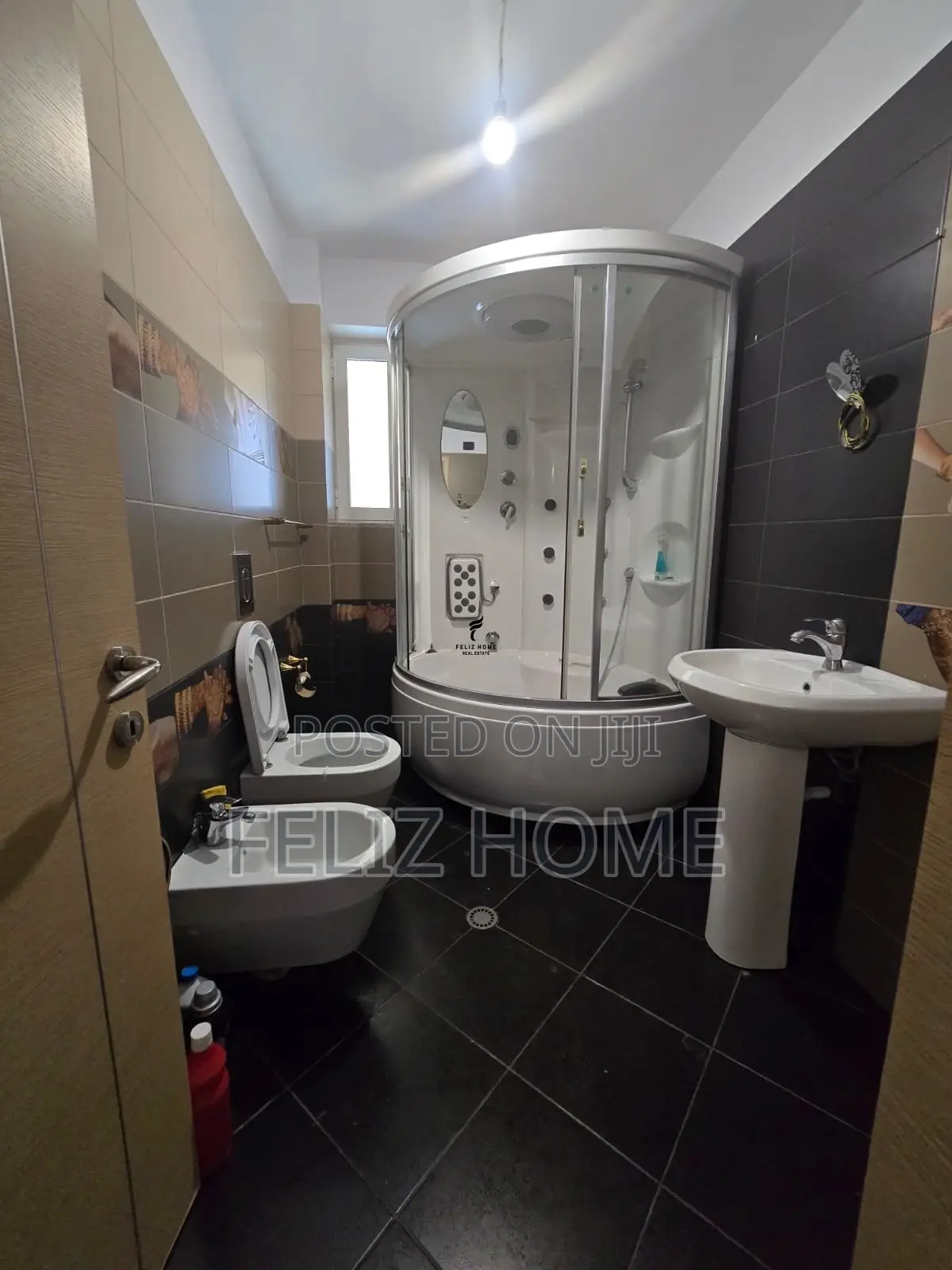 SHITET APARTAMENT 2+1 ISH FUSHA E AVIACIONIT 179.000 EURO