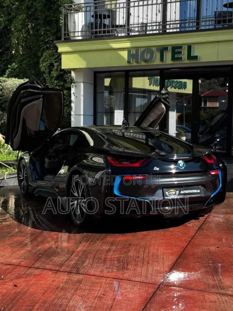 BMW i8