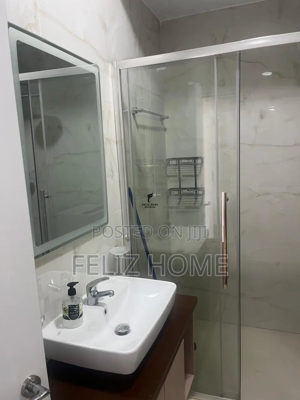 APARTAMENT ME QERA 3+1+2 QENDER 85.000 LEKE