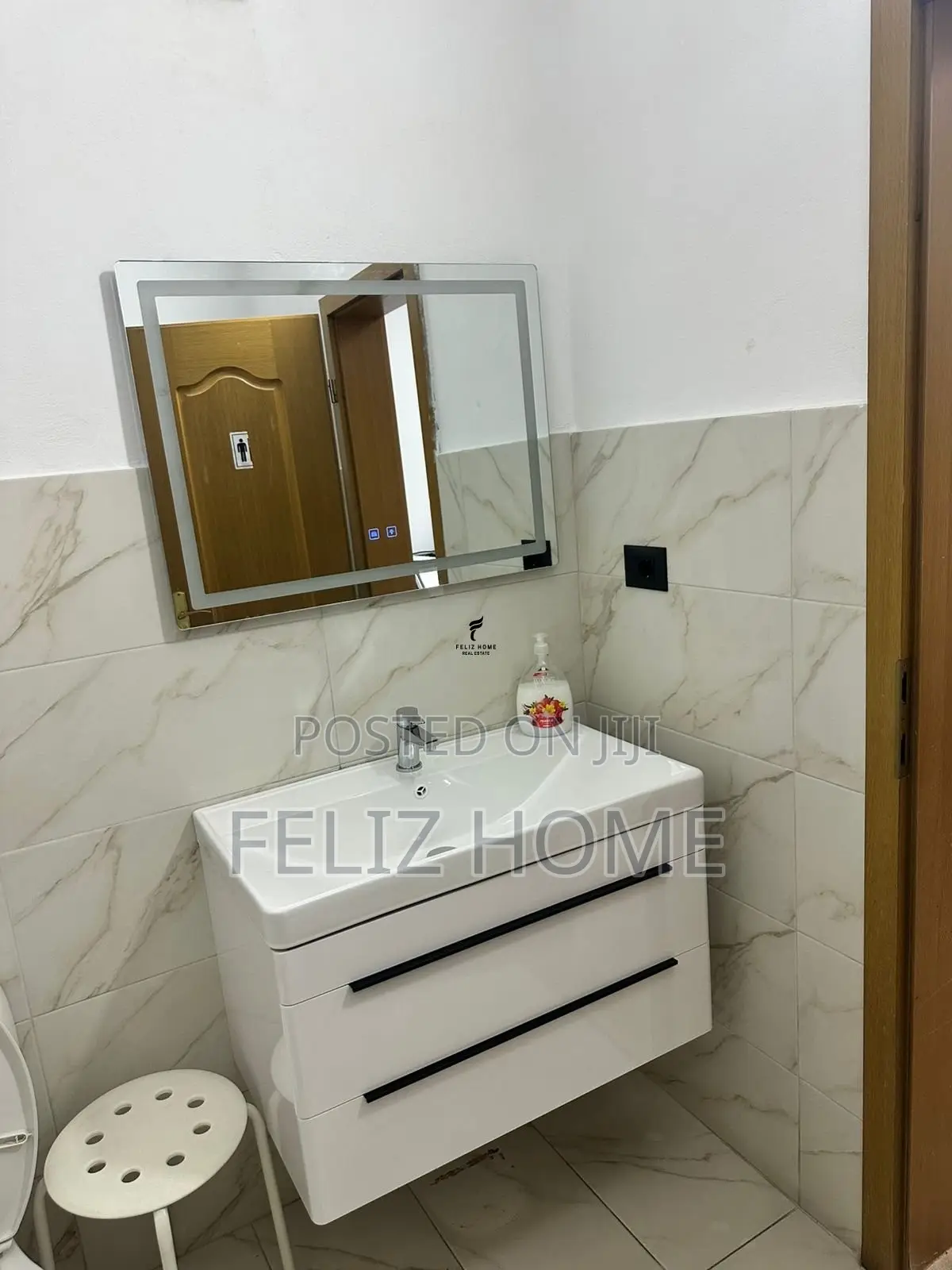 ZYRE ME QERA 140 M2 BLLOK 250.000 LEKE
