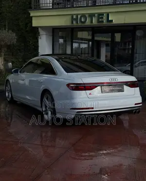 Audi S8