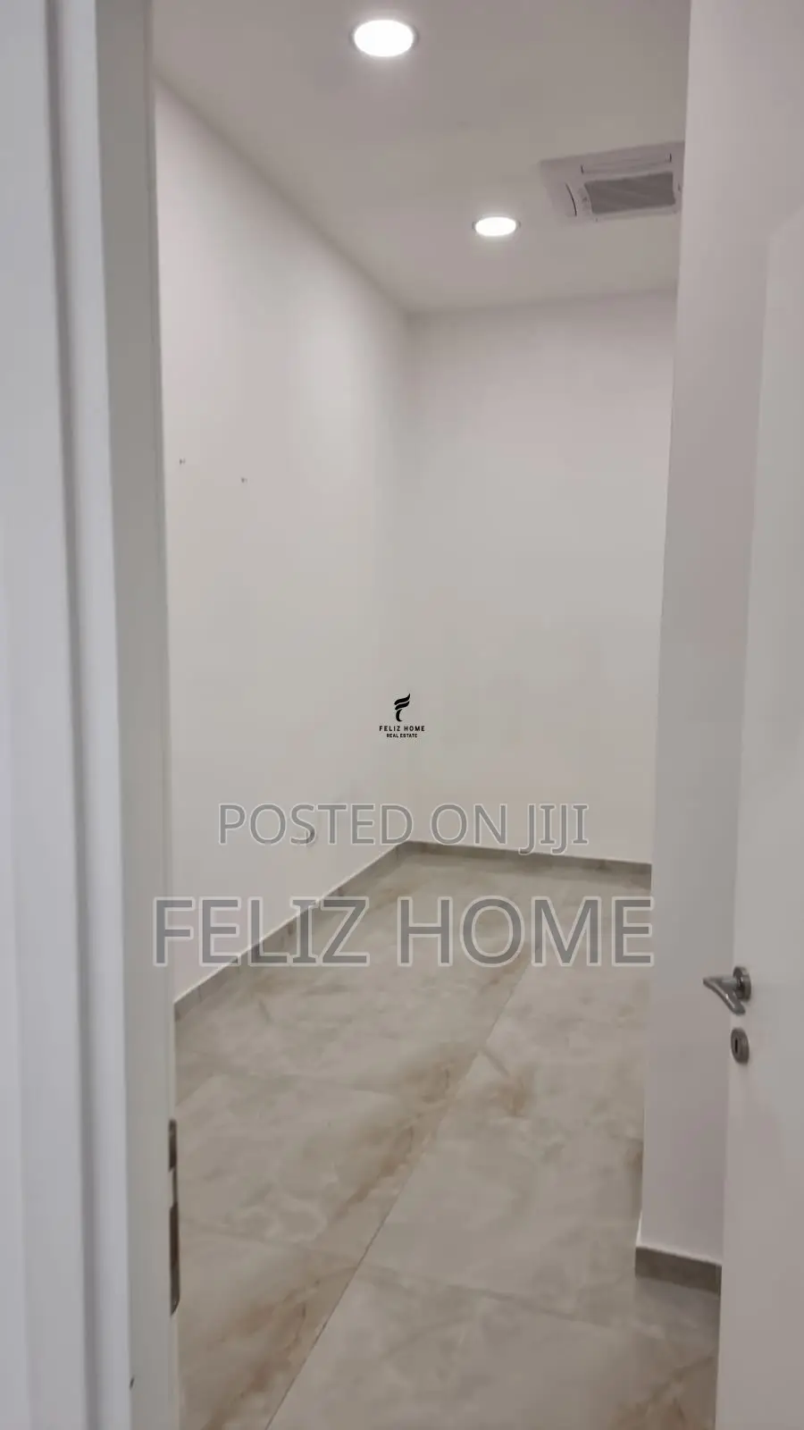 ZYRE ME QERA 227 M2 RRUGA E DIBRES 3.000 EURO