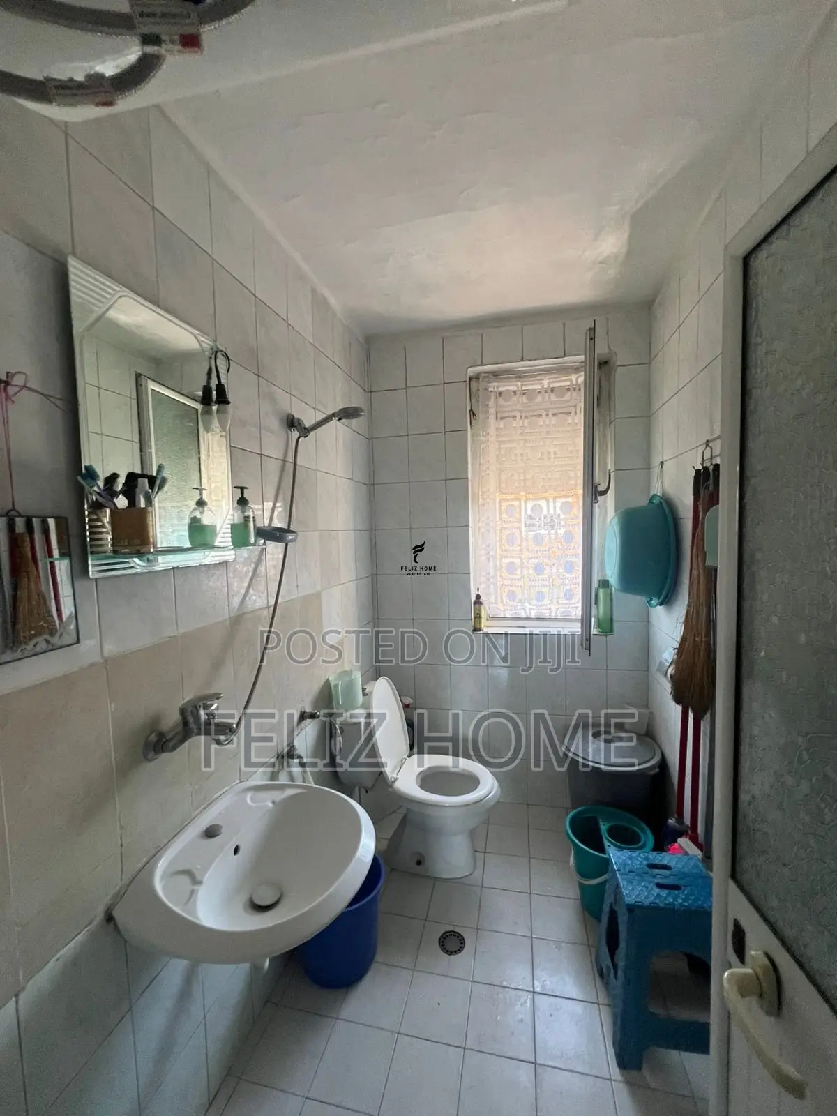 SHITET APARTAMENT 2+1 PAZARI I RI 160.000 EURO
