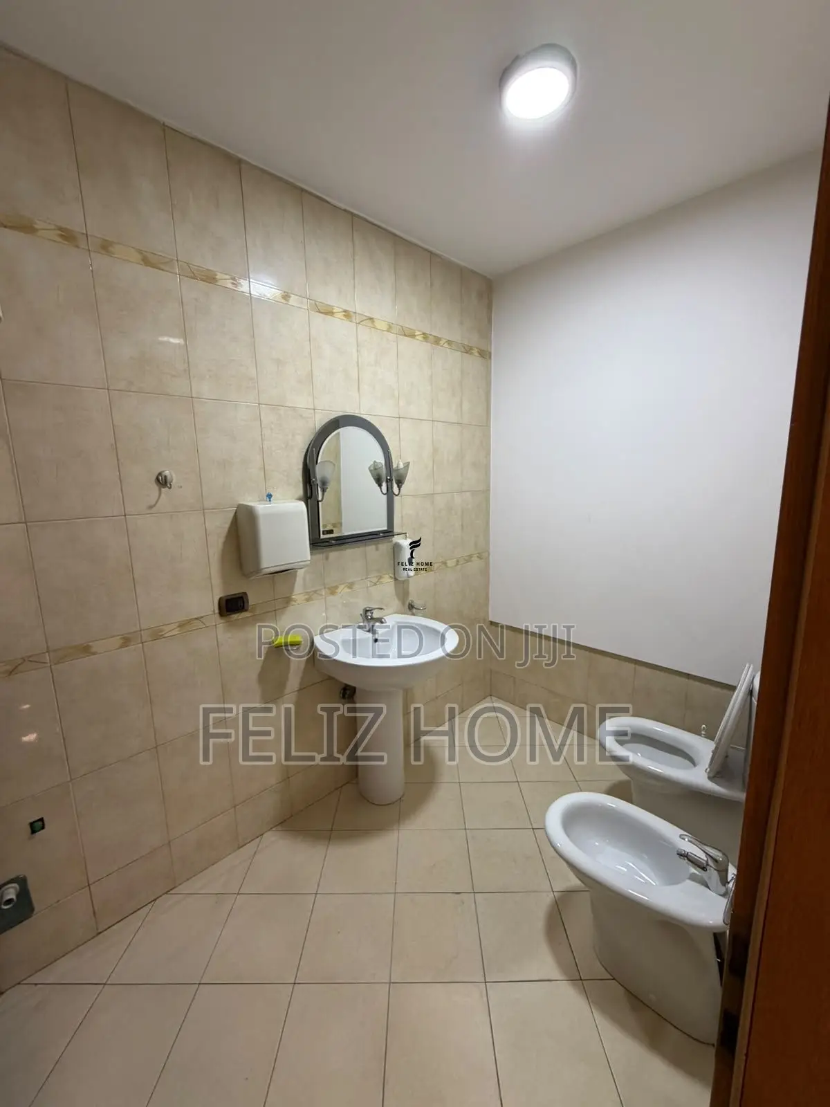 ZYRE ME QERA 130 M2 BLLOK 100.000 LEKE