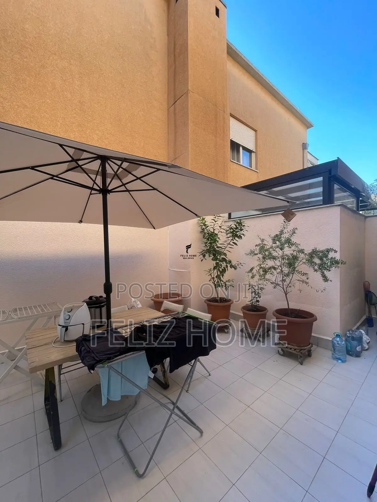 SHITET APARTAMENT 2+1+2+DEPO KOMUNA E PARISIT 320.000 EURO