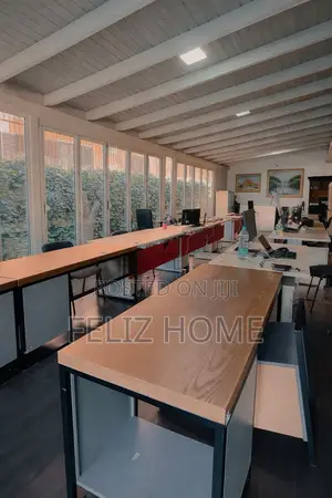 SHITET ZYRE 216 M2 RRUGA E ELBASANIT 550.000 EURO
