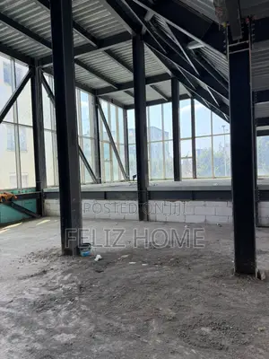 MAGAZINE ME QERA 250 M2 RRUGA BARDHYL 500.000 LEKE