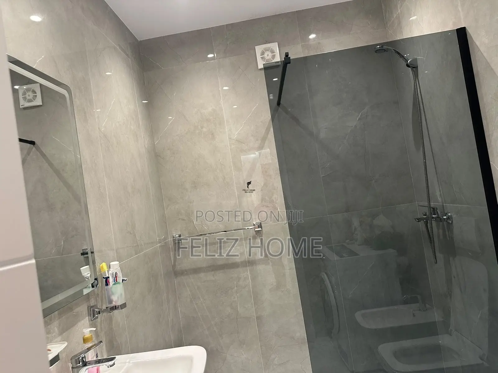 APARTAMENT ME QERA 1+1 BULEVARDI I RI 70.000 LEKE