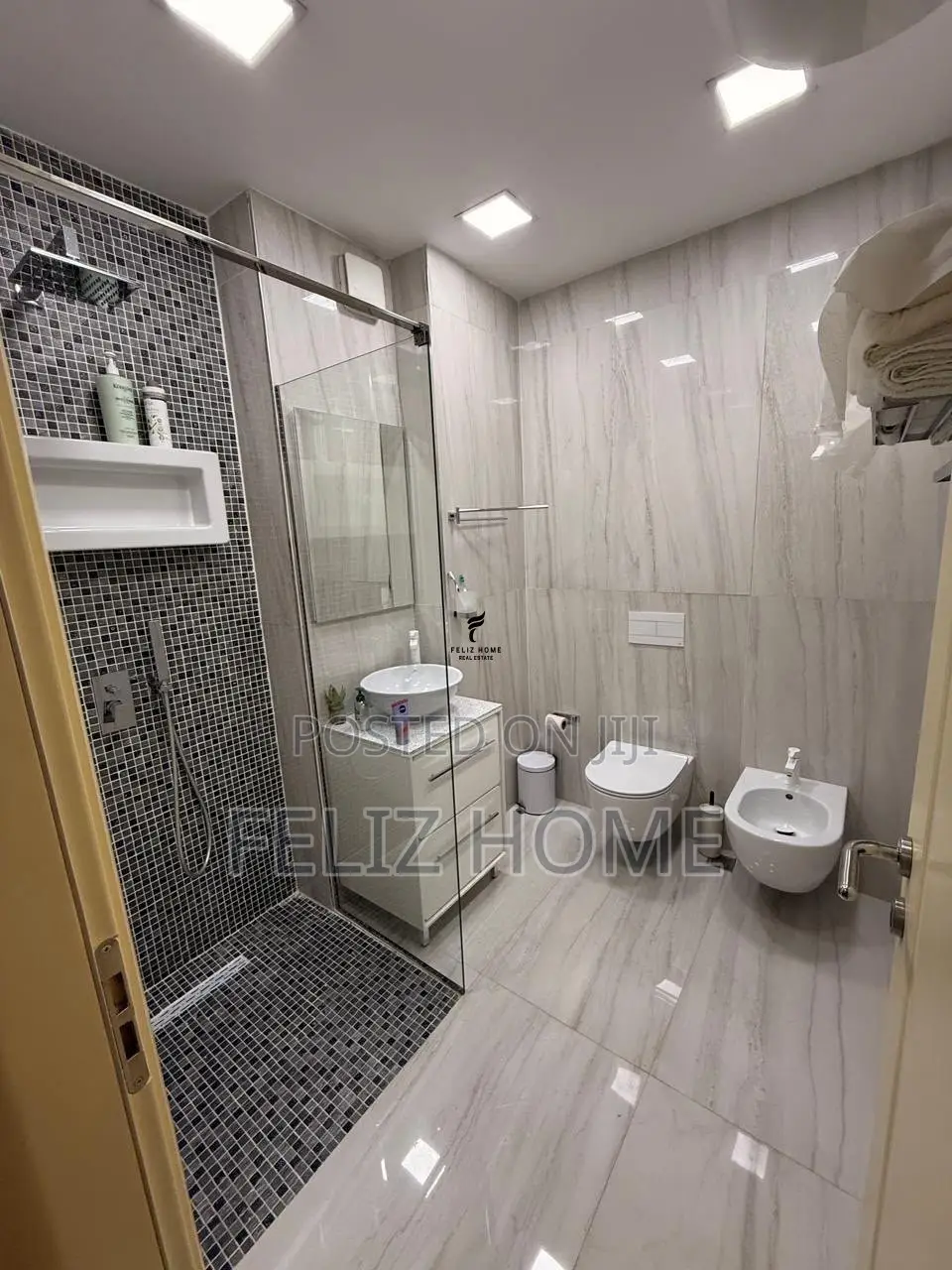 APARTAMENT ME QERA 2+1+2 STACIONI TRENIT 110.000 LEKE