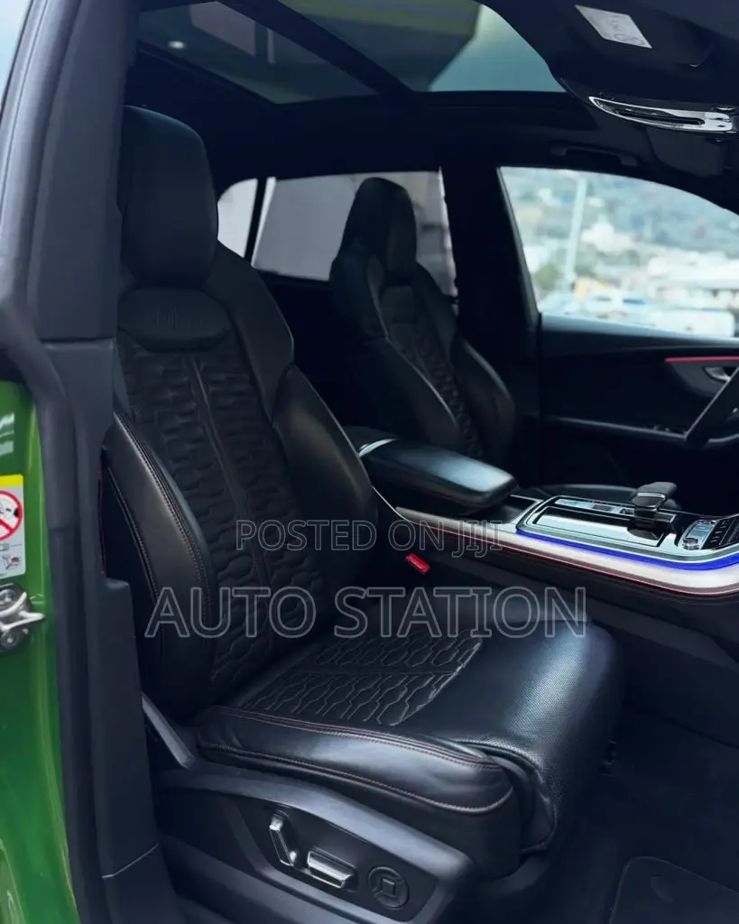 Audi RSQ8