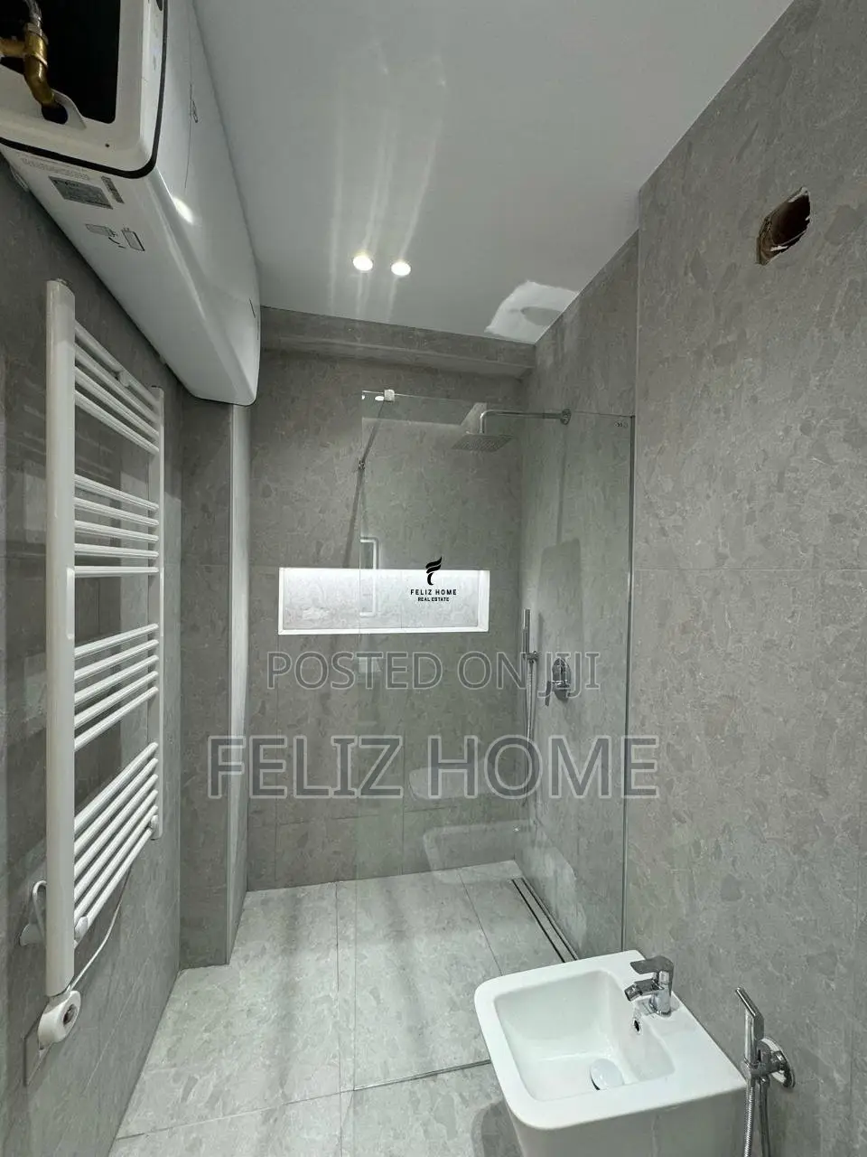 APARTAMENT ME QERA 2+1 KOMUNA E PARISIT 120.000 LEKE